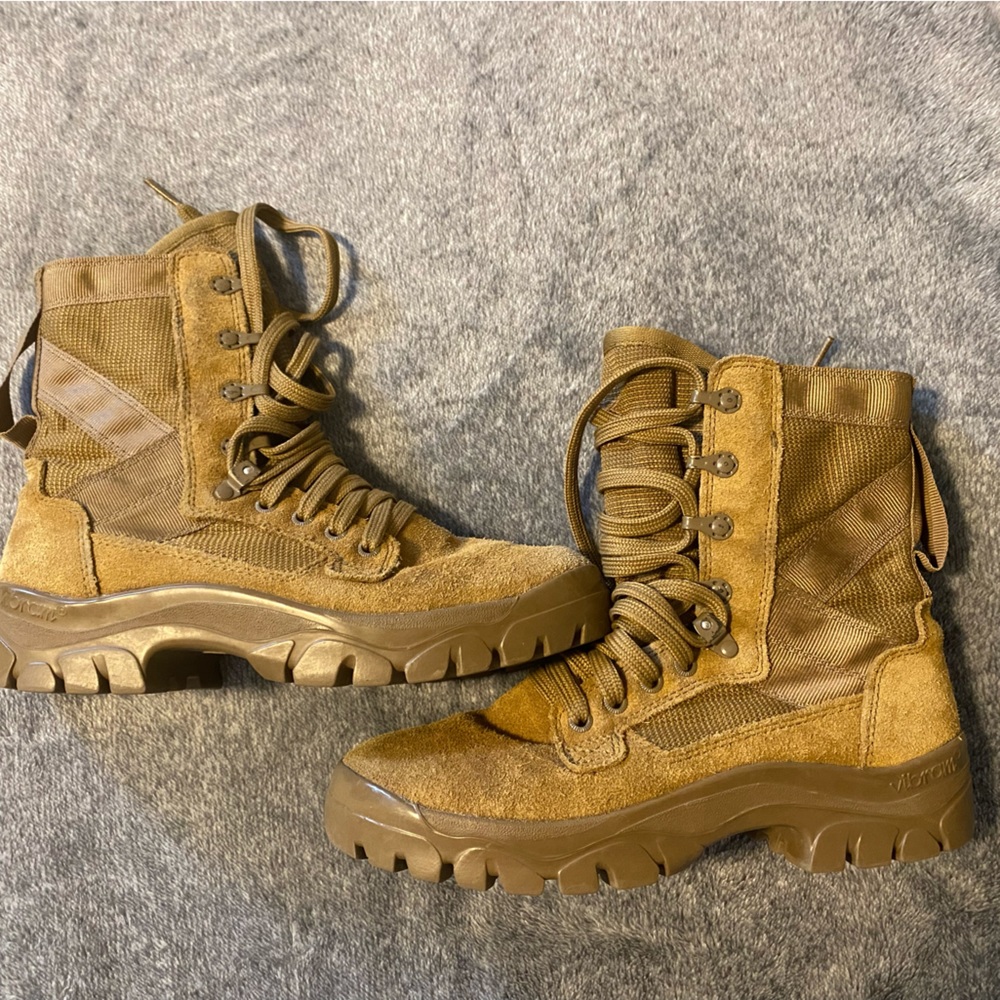 Combat boots